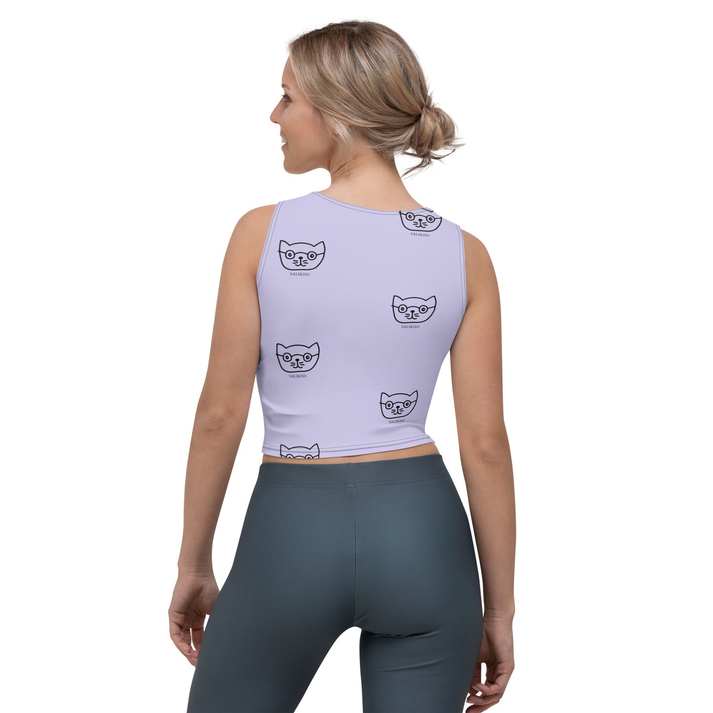 Laventelin värinen crop-top minimalistisella printillä – rento ja tyylikäs.