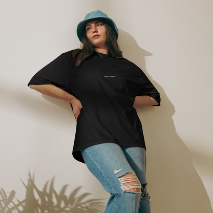 Urban streetwear oversized t-paita – ajaton musta design ja rento istuvuus.